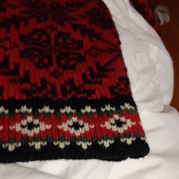 Vtg Woman L.L. Bean Nordic Red and Black Cardigan sweater. Sz M - Picture 7 of 16